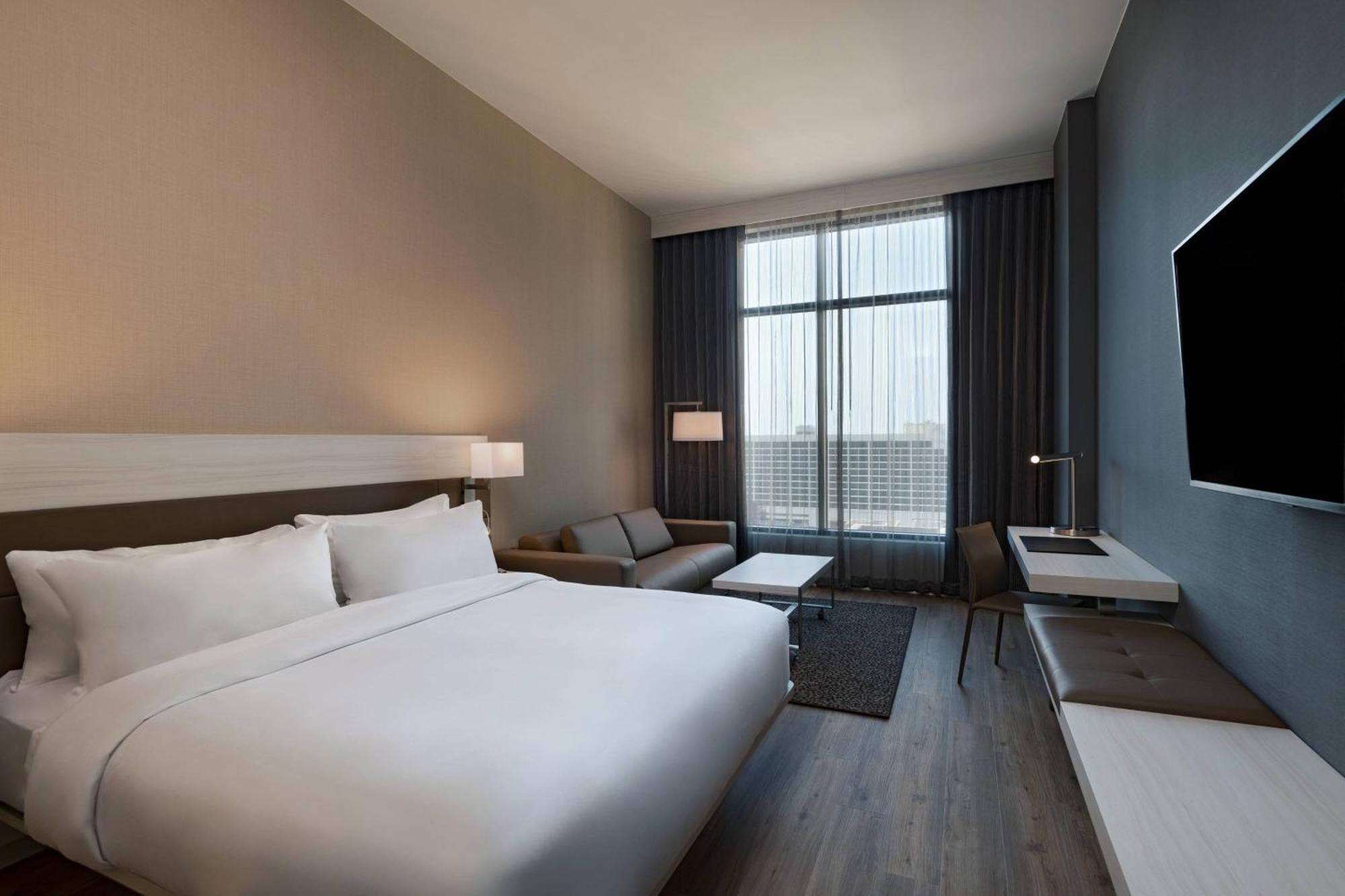 Ac By Marriott Worth Downtown Hotel
